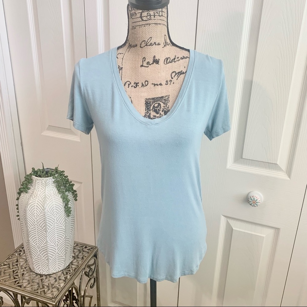 Abercrombie soft AF drapey v neck tee